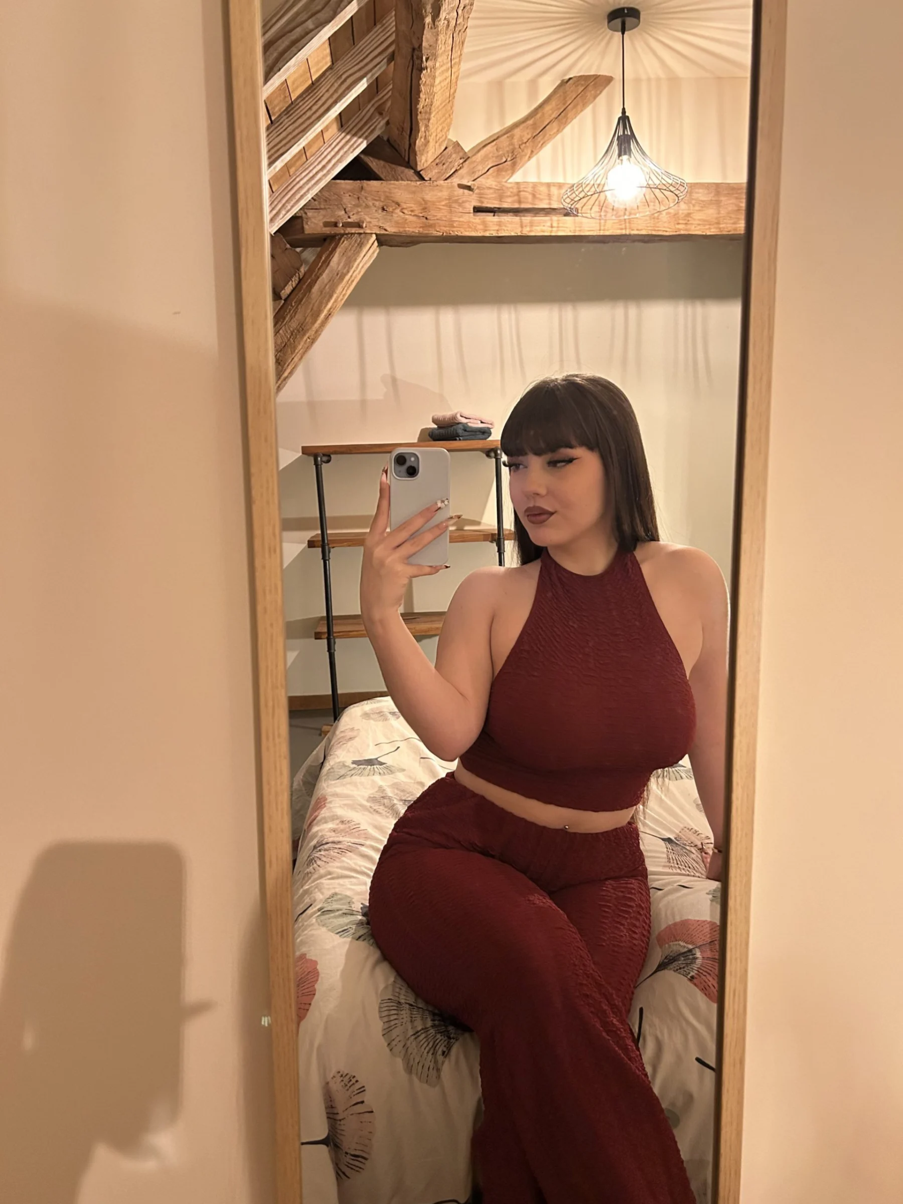 Alicia, créatrice OnlyFans française burlesque glamour contenu exclusif