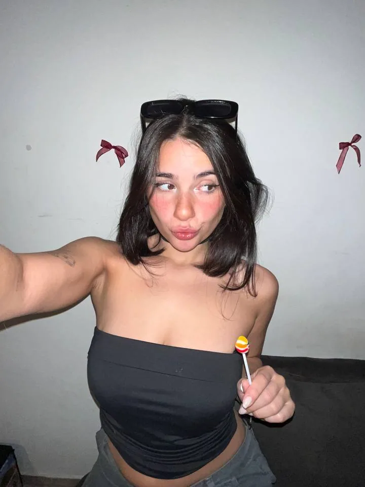Chloe, профил OnlyFans македонски уметнички гламур авангард
